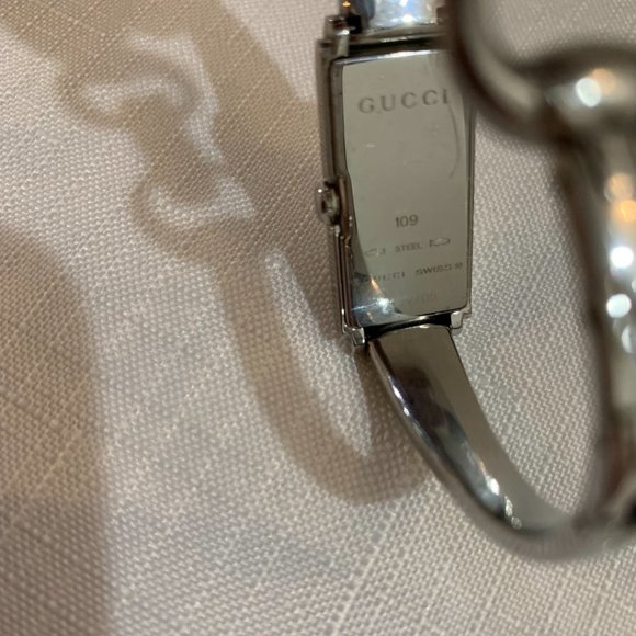 GUCCI GENUINE LADIES DRESS WATCH MODEL 109 - Picture 3 of 5